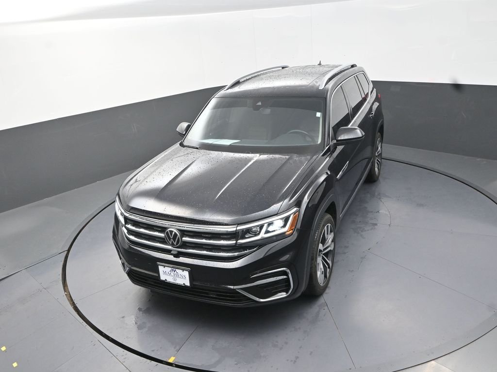 Used 2022 Black Volkswagen 3.6L V6 SEL Premium R-Line image 16