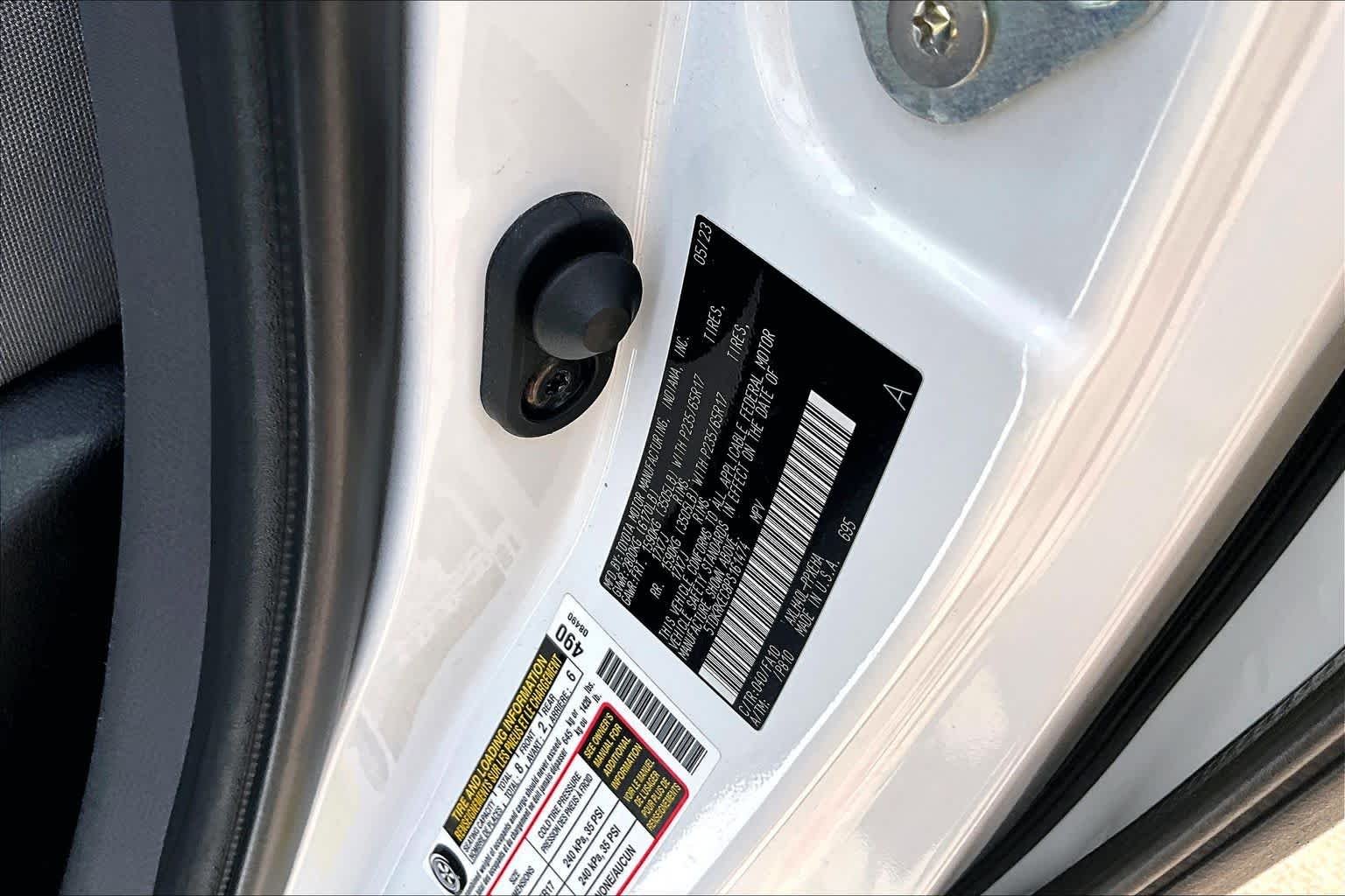 Used 2023 Ice Cap Toyota LE image 33