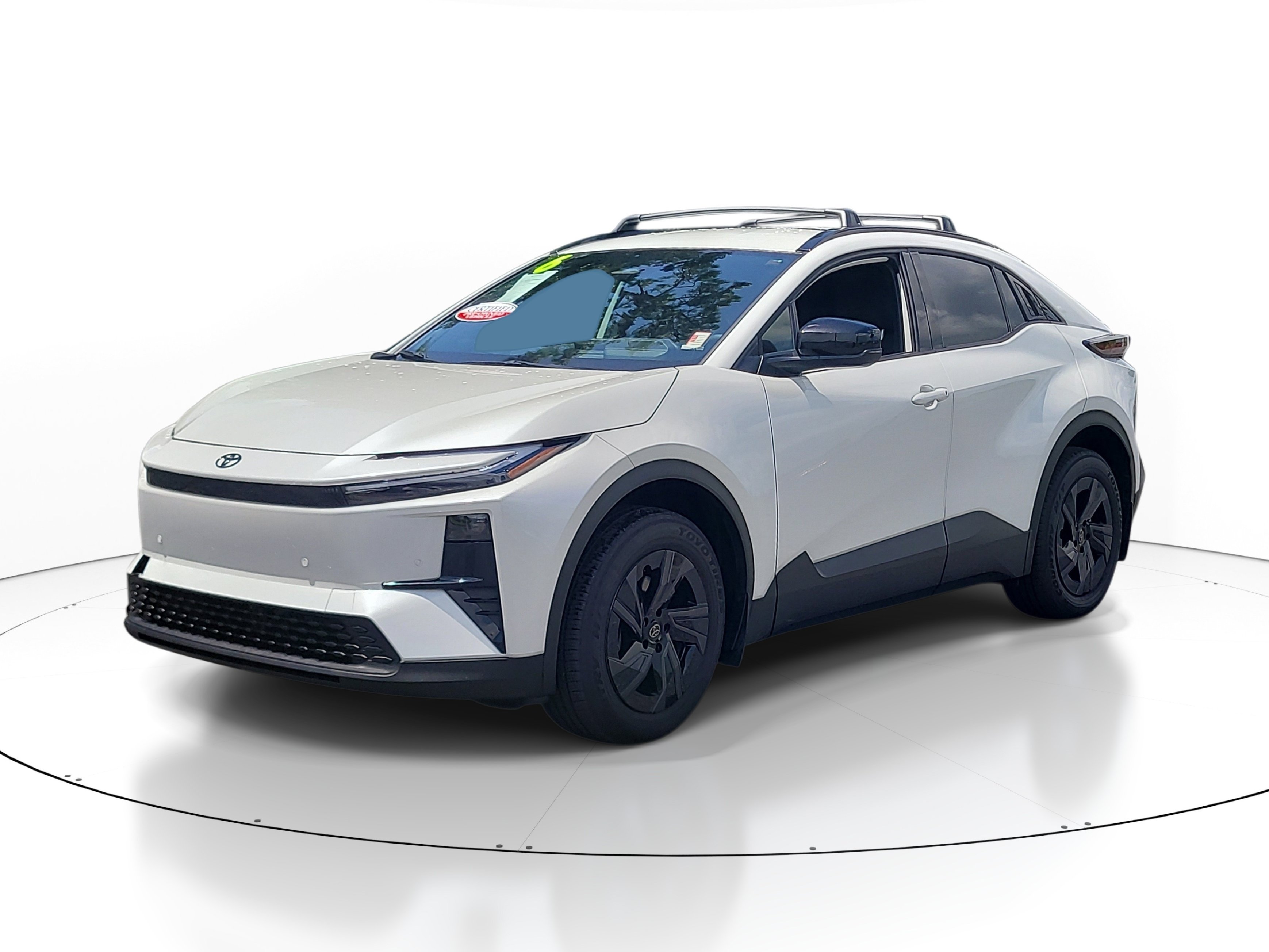 Used 2026 Wind Chill Pearl Toyota SE image 3
