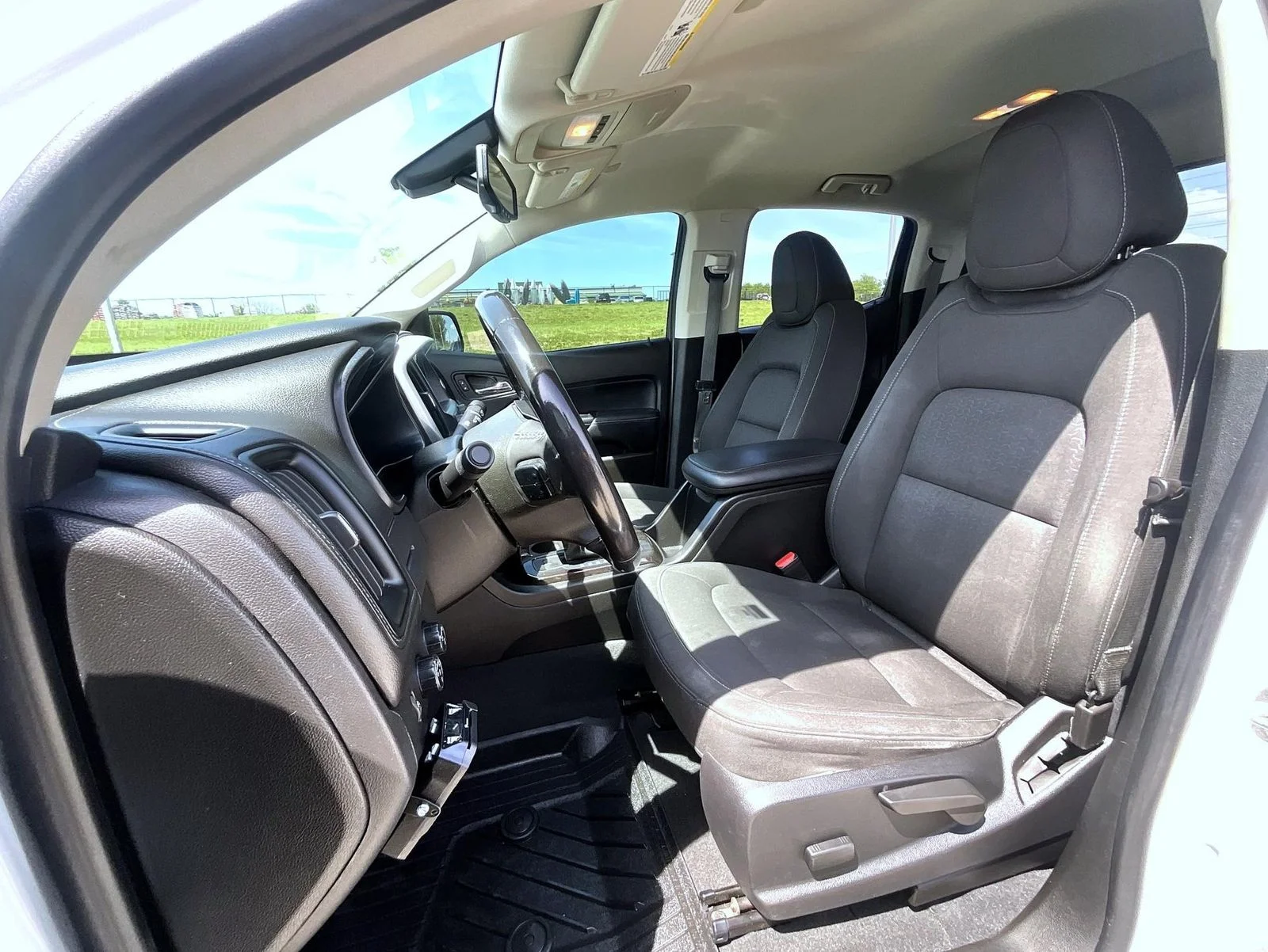 Used 2019 White GMC SLE1 image 10