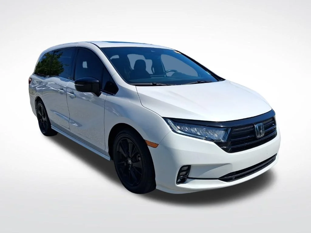Used 2024  Honda Sport image 3