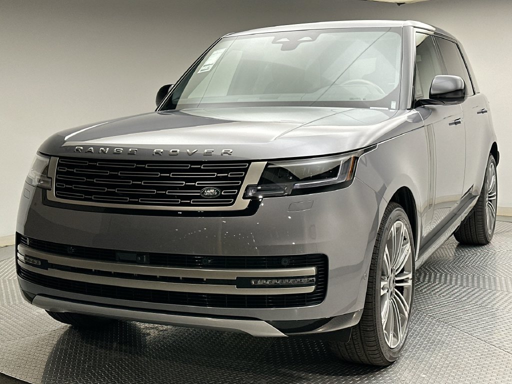 New 2027 Eiger Grey Metallic Land Rover SE image 1