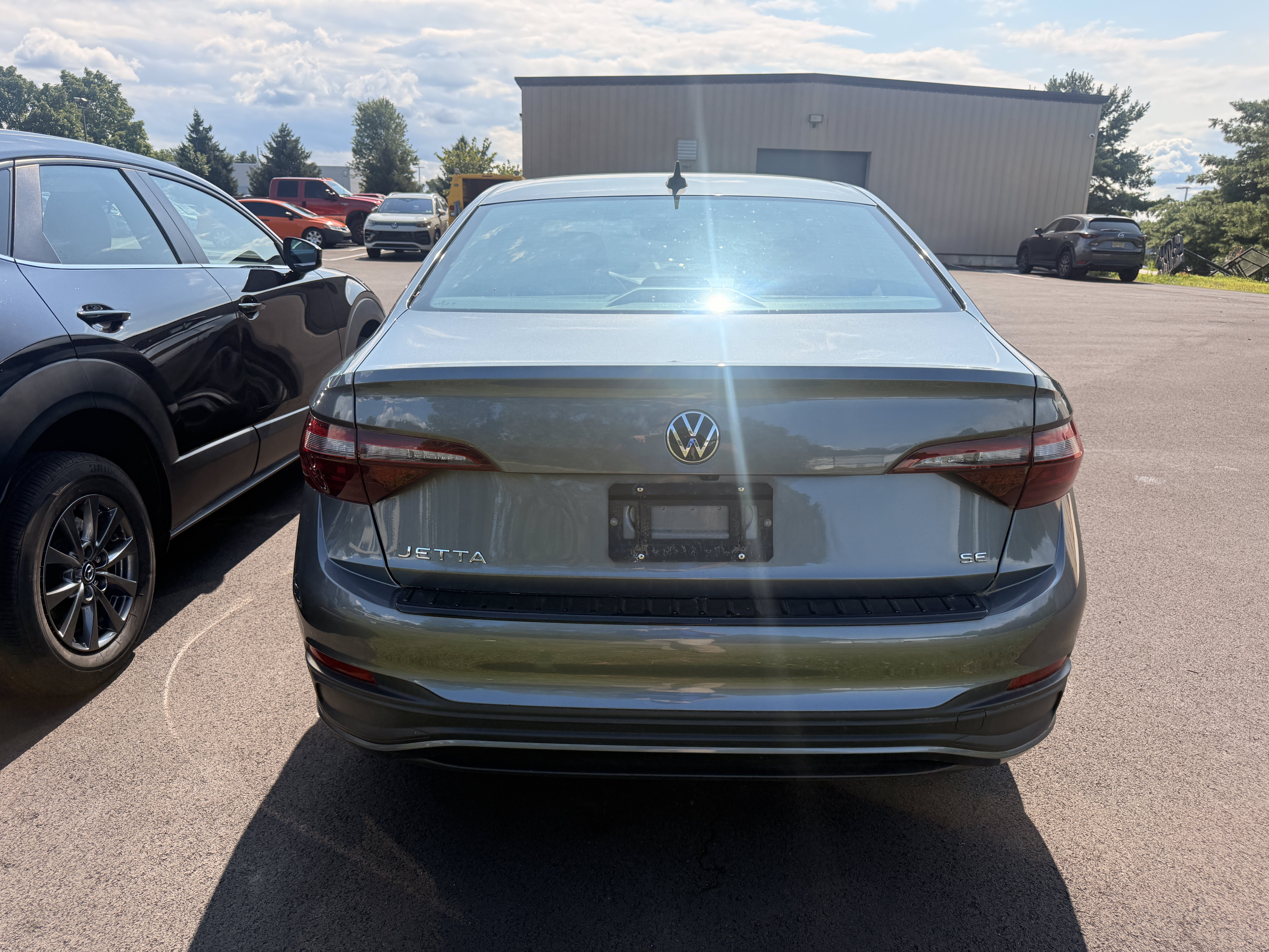 Used 2023 Gray Volkswagen SE image 8