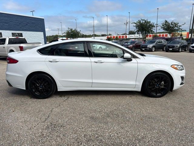 Used 2019 Oxford White Ford SE image 6