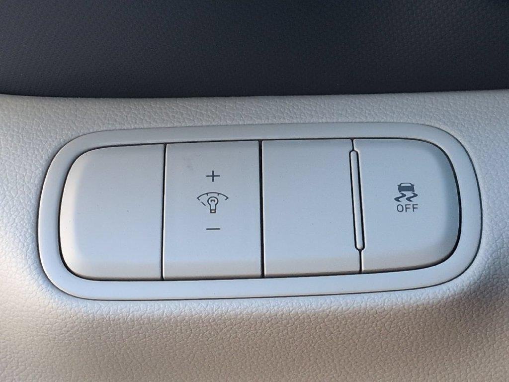New 2026 White Hyundai SEL w/Two-Tone Roof image 36