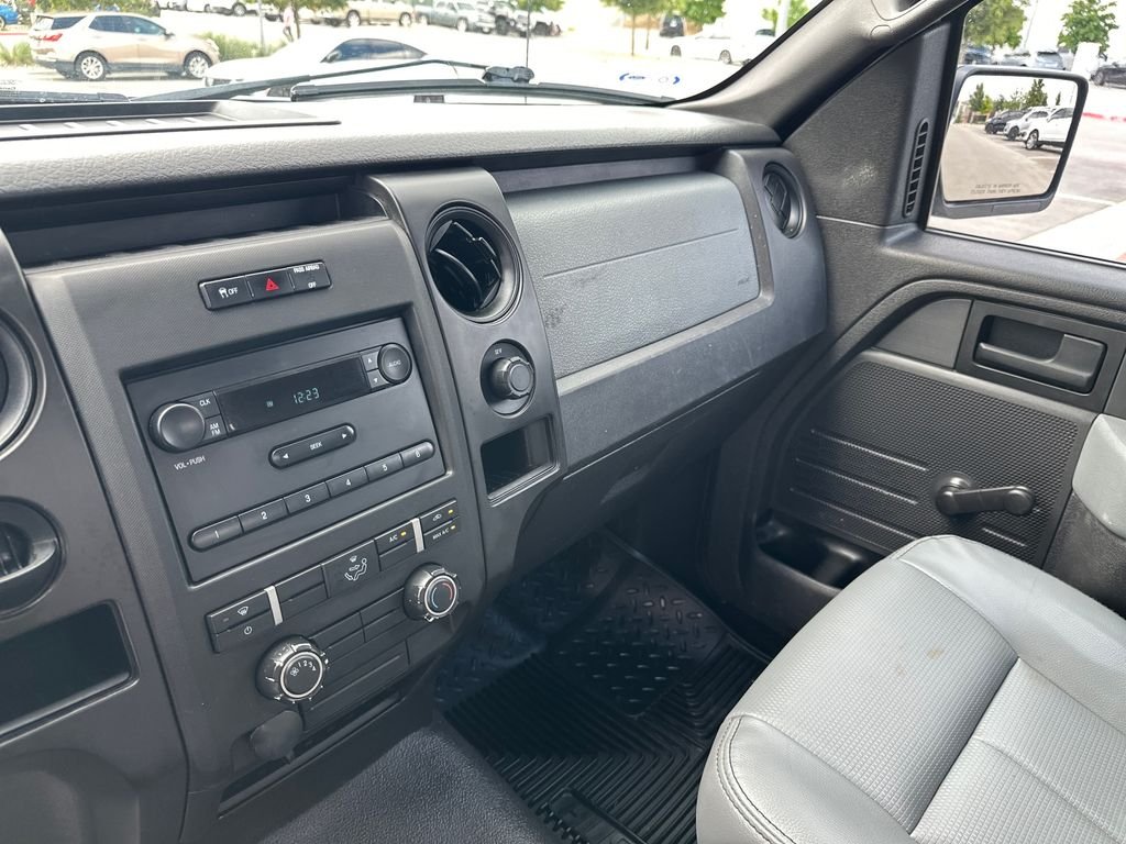 Used 2013 White Ford XL image 22