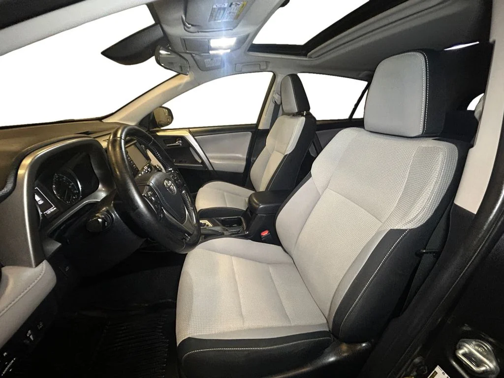 Used 2018 Magnetic Gray Toyota XLE image 9