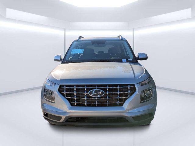 New 2026 Silver Hyundai SEL image 8