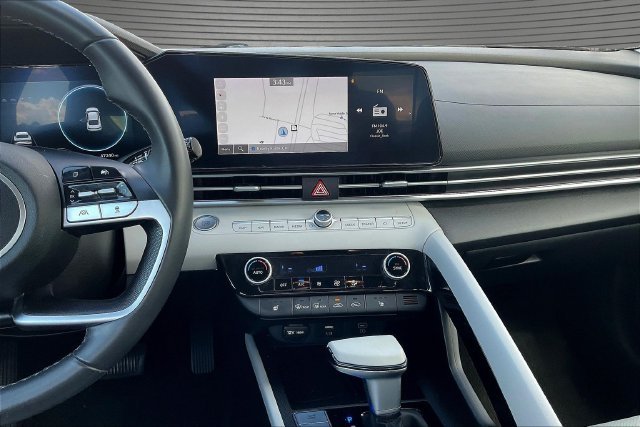 2024 Hyundai Elantra Limited - Photo 11