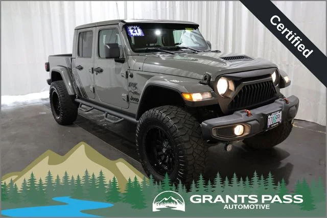 2021 Jeep Gladiator Mojave's photo