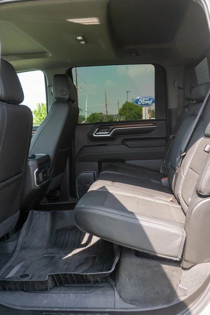 Used 2024 White GMC Denali image 9