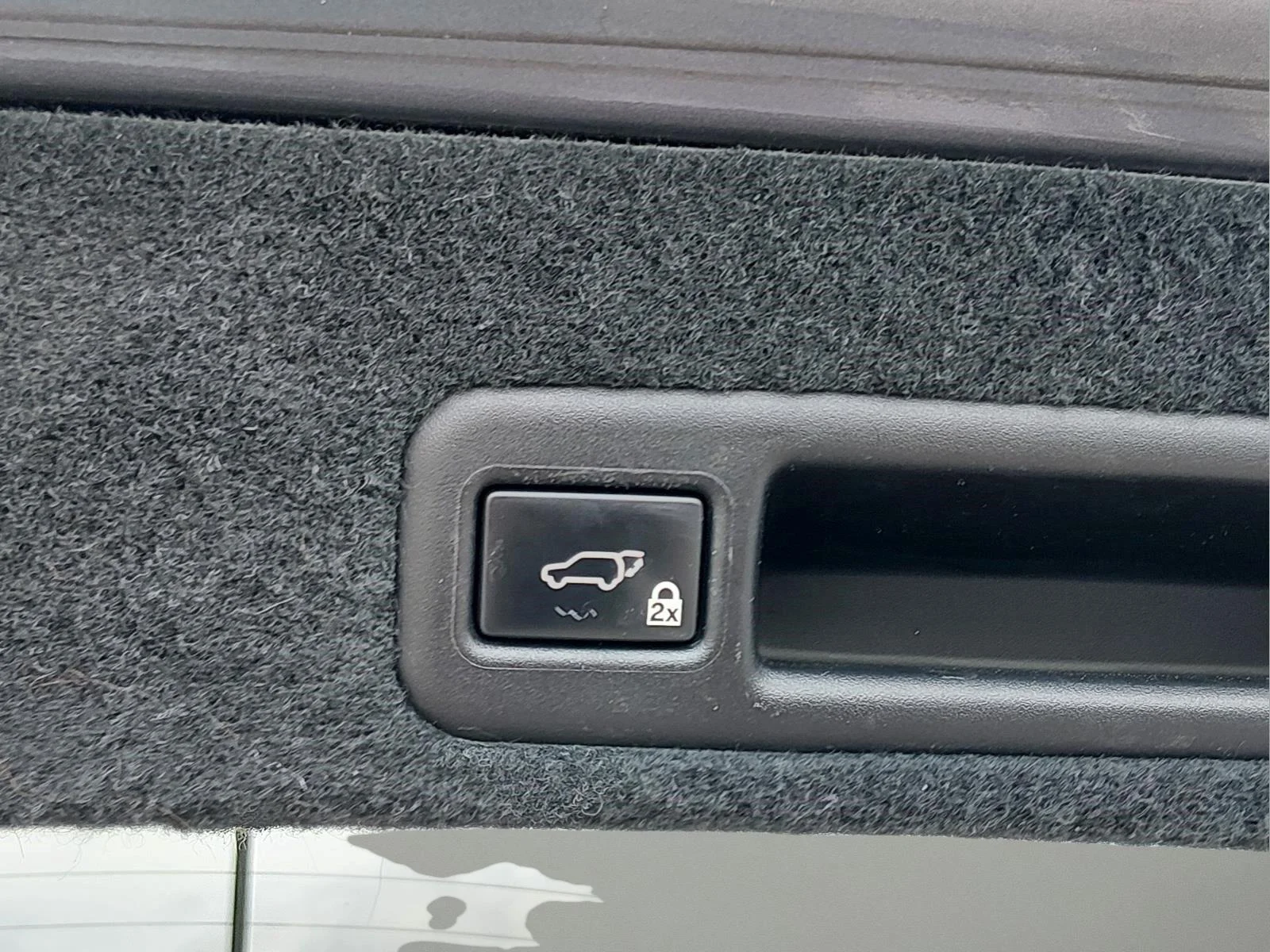 Used 2019 Nebula Gray Pearl Lexus Base image 24