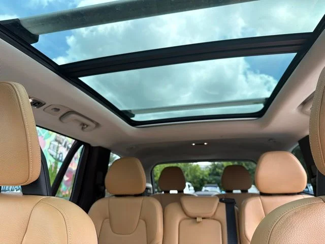 Used 2016 White Volvo T6 Momentum image 18