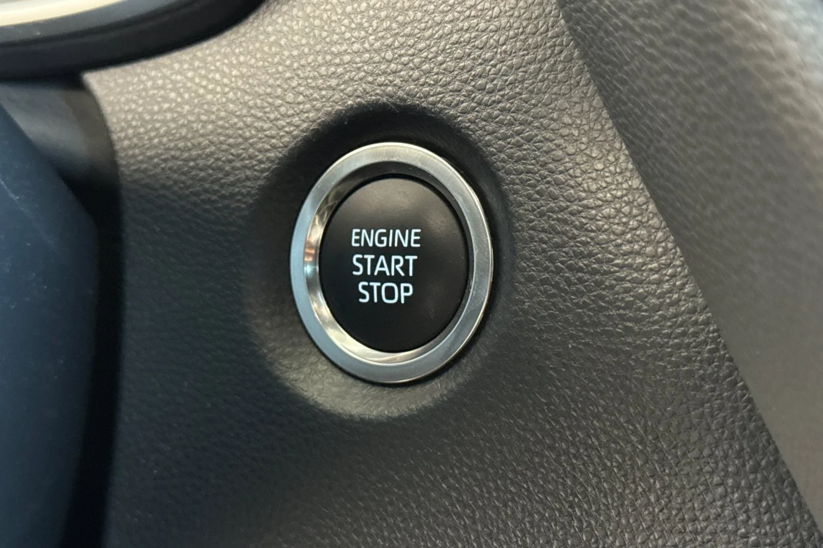 Certified Used 2025 Ice Cap Toyota SE image 21