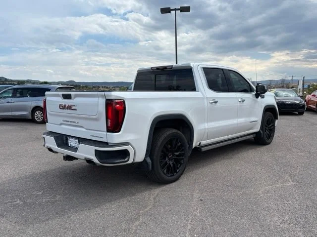 Used 2021 White GMC Denali image 5
