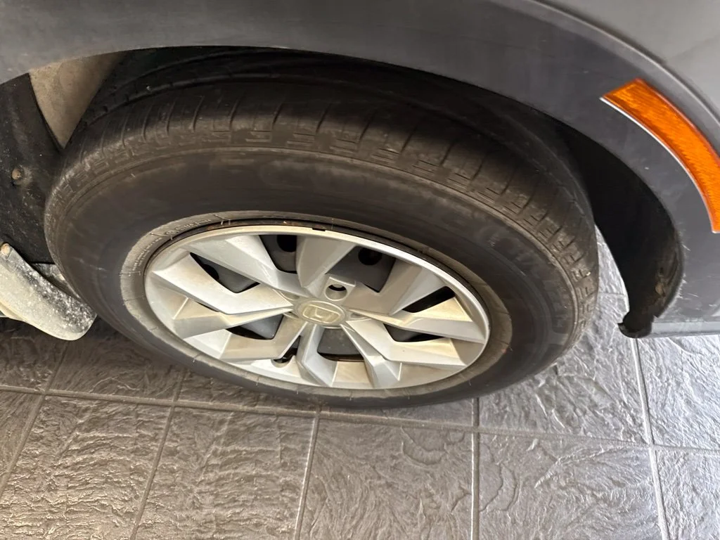 Used 2024 Urban Gray Pearl Honda LX image 4