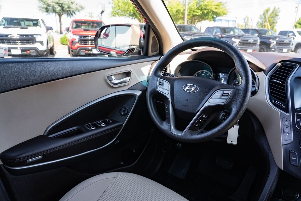 Used 2018 Regal Red Pearl Hyundai SE image 11