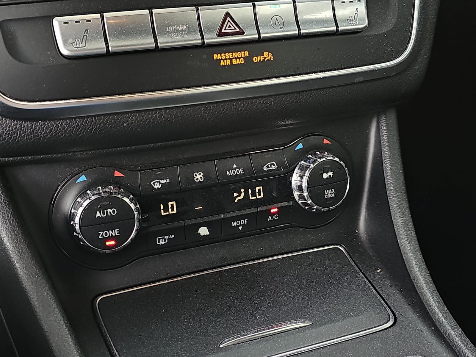 Used 2019 White Mercedes-Benz GLA 250 image 22