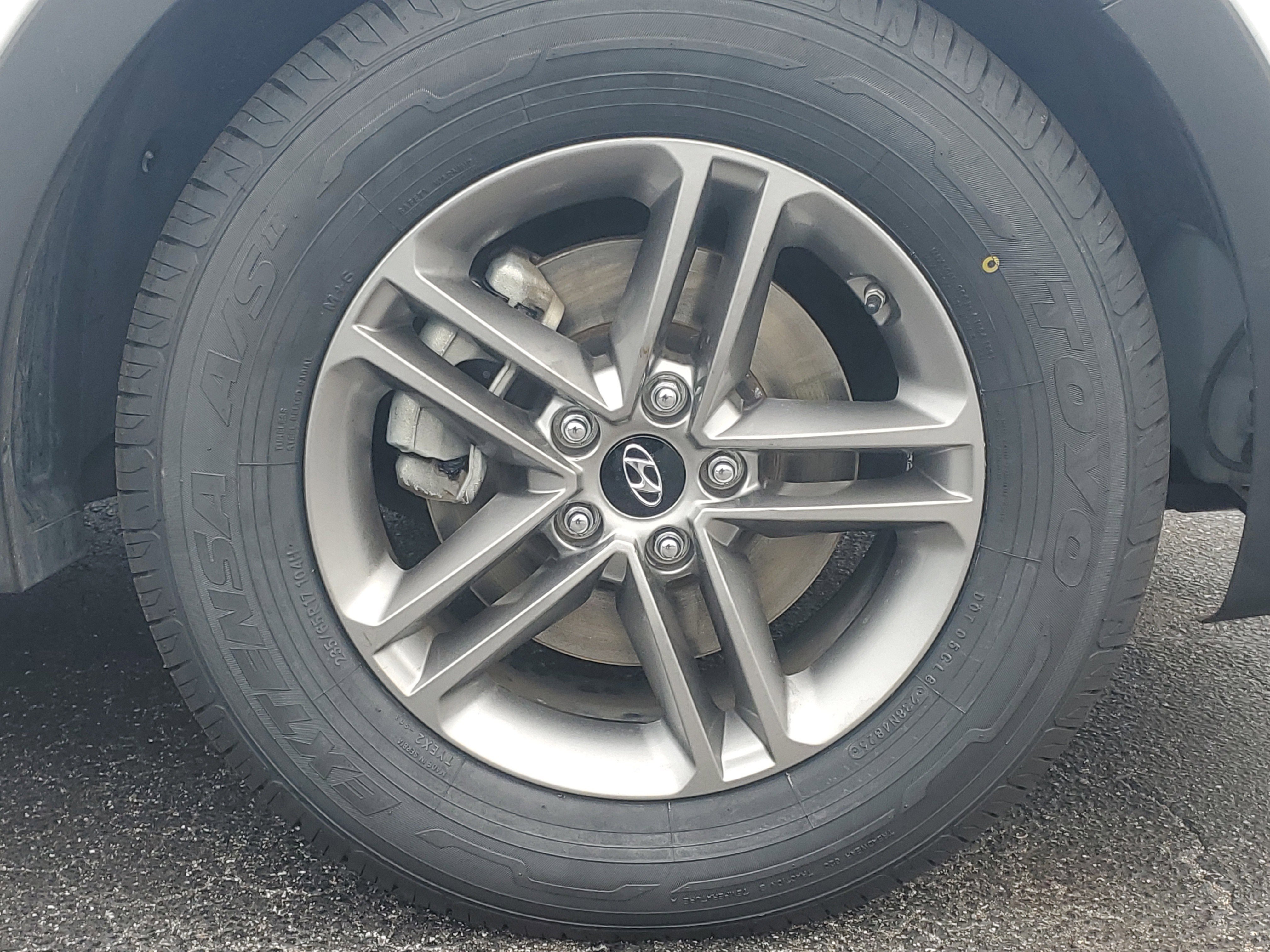 Used 2018 Pearl White Hyundai 2.4L image 7