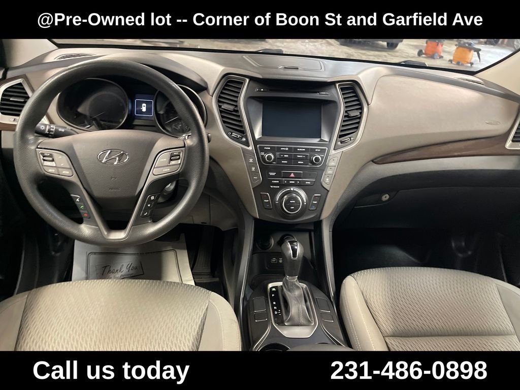 Used 2018 Black Hyundai SE image 18