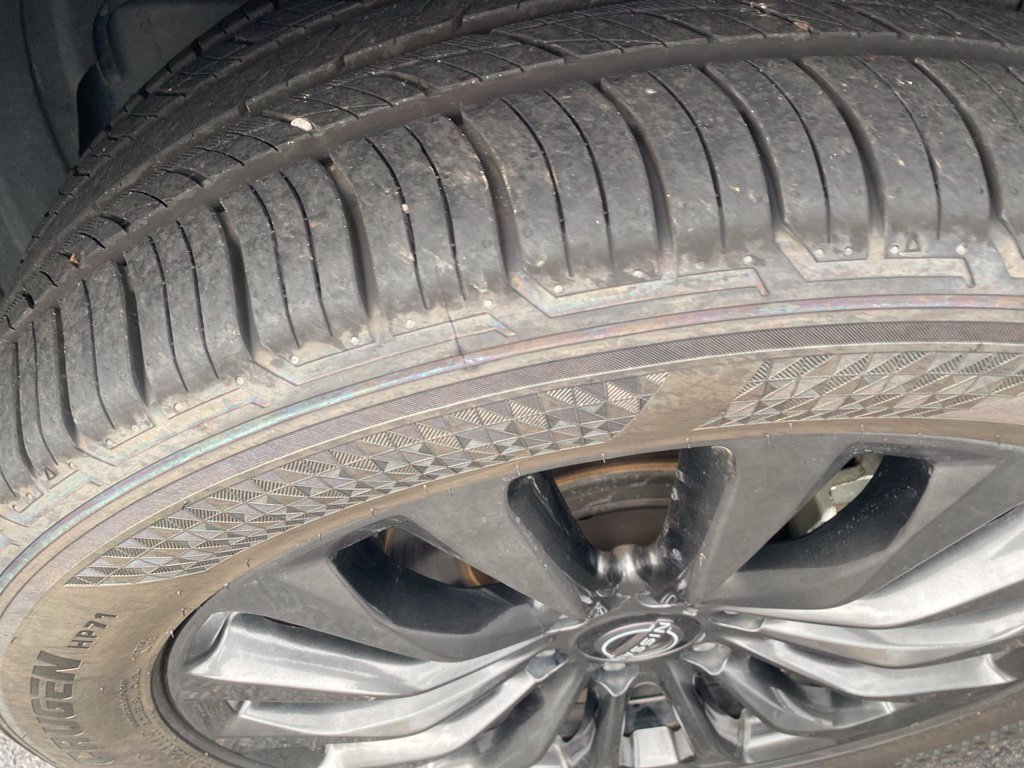 Used 2024 Black Nissan Platinum image 43