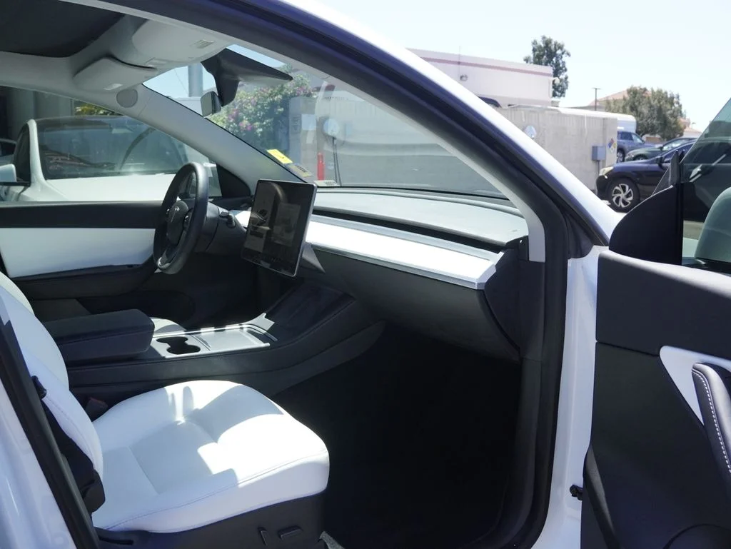 Used 2022 White Tesla Long Range image 18