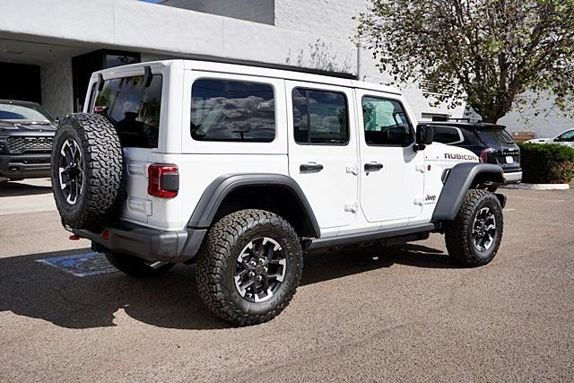 New 2026 Bright White Clear-Coat Exterior Paint Jeep Rubicon image 9