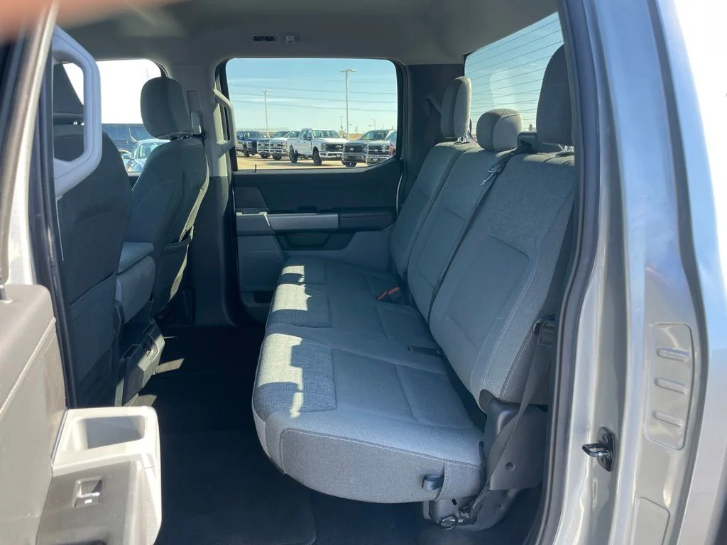 Used 2024 Silver Ford XLT image 9