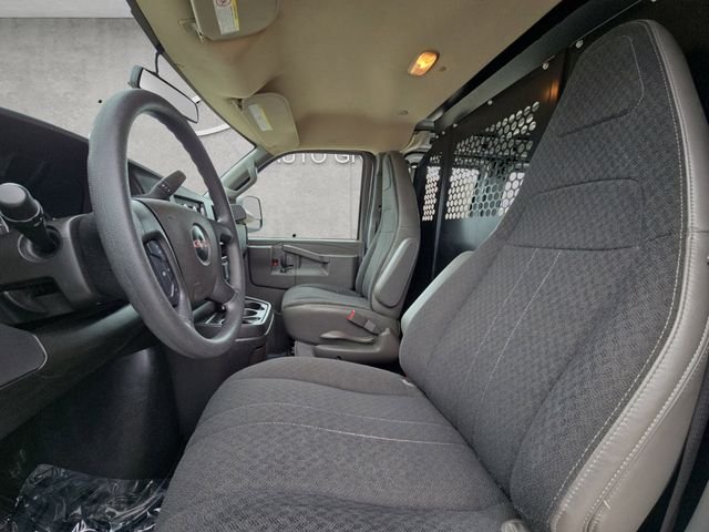 Used 2024 White GMC Work Van image 19
