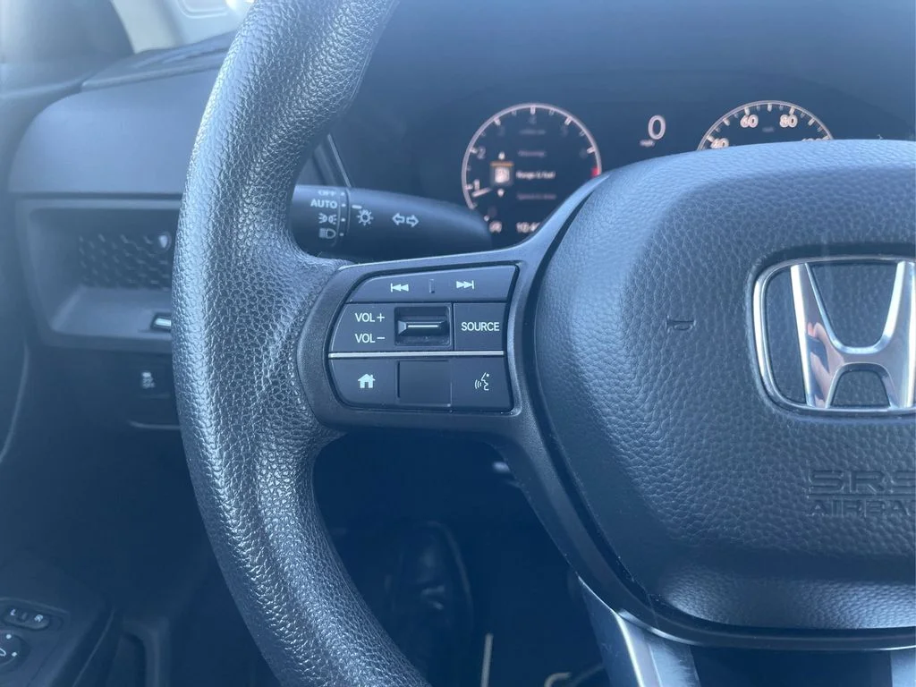 Used 2024 sparkle silver metallic Honda EX image 38