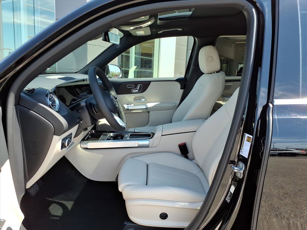 New 2026 Night Black Mercedes-Benz GLB 250 image 10
