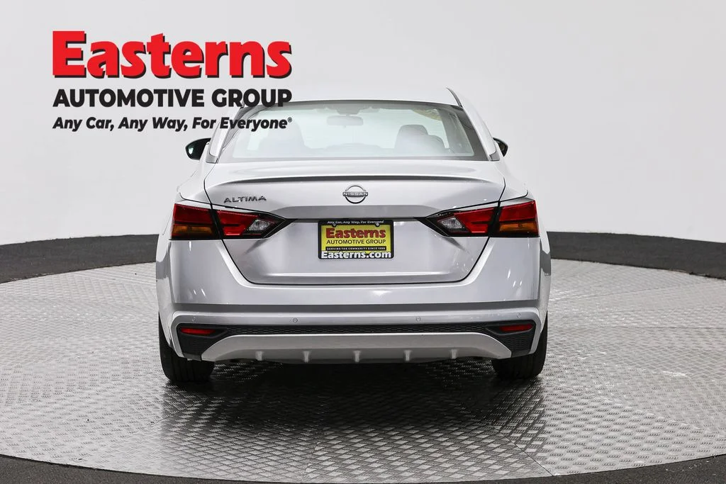 Used 2024 Silver Nissan 2.5 S image 6