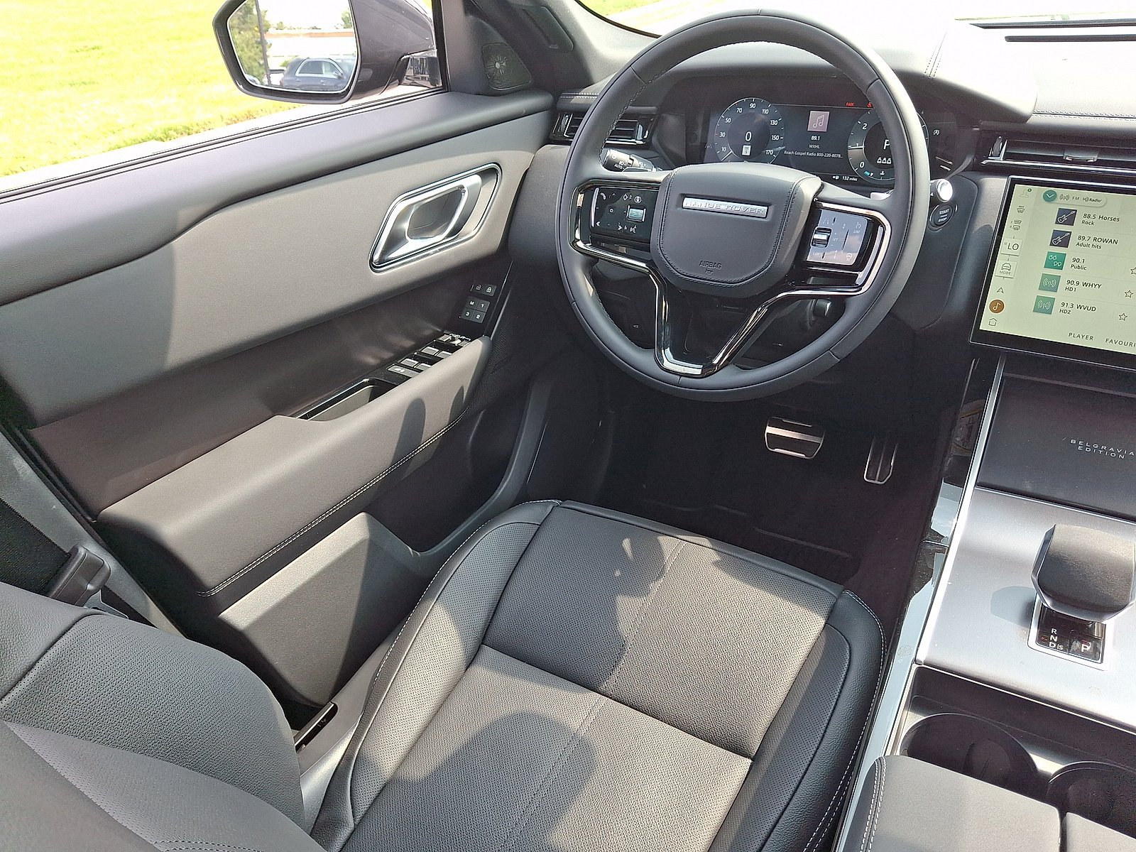 New 2026 Santorini Black LAND ROVER  image 8