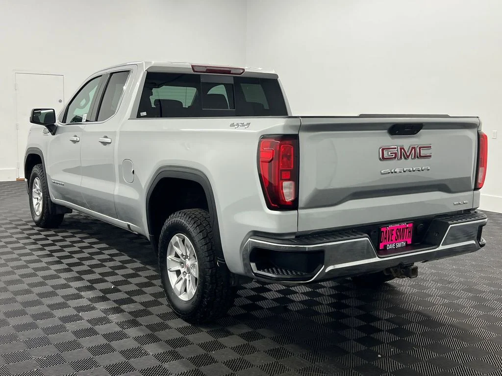 Used 2019 Quicksilver Metallic GMC SLE image 3