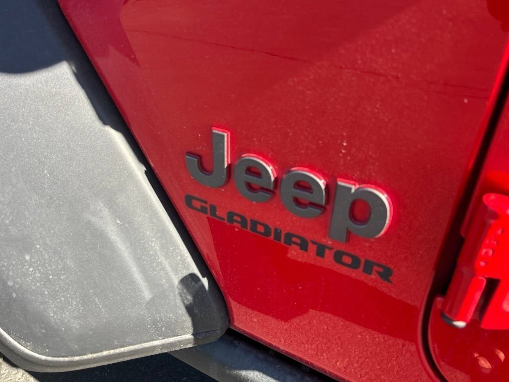 Used 2022 Firecracker Red Clearcoat Jeep Rubicon image 13