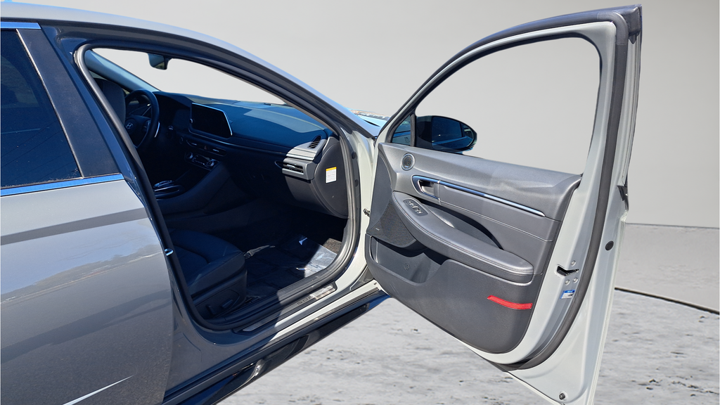Used 2022 Gray Hyundai Limited image 15