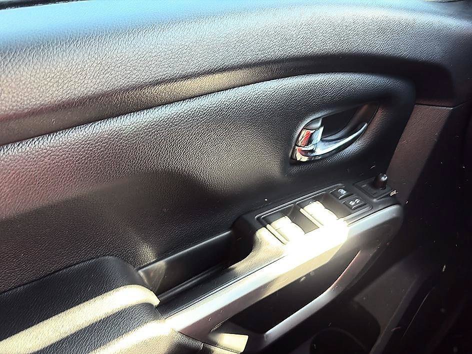 Used 2017 Cayenne Red Nissan SV image 20