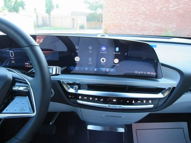 2025 Cadillac LYRIQ Luxury 1 - Photo 9