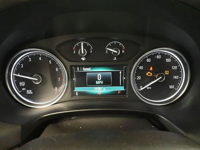 Used 2019 White Buick Essence image 27