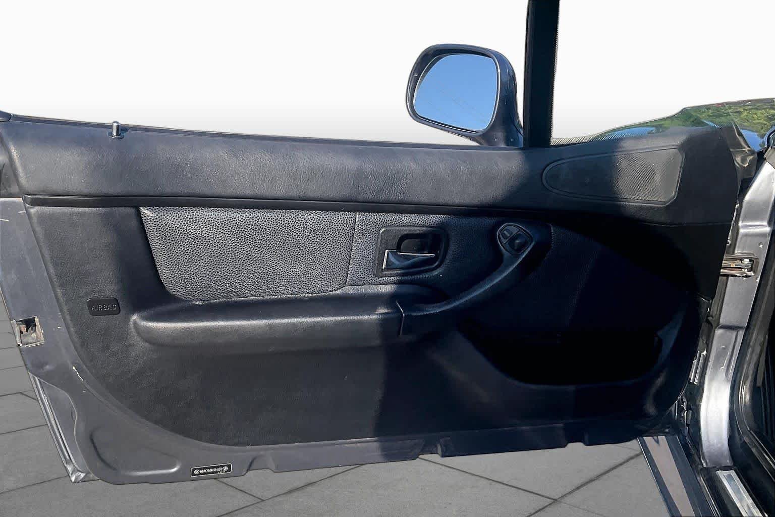 Used 2001 Titanium Silver Metallic BMW 3.0i image 18