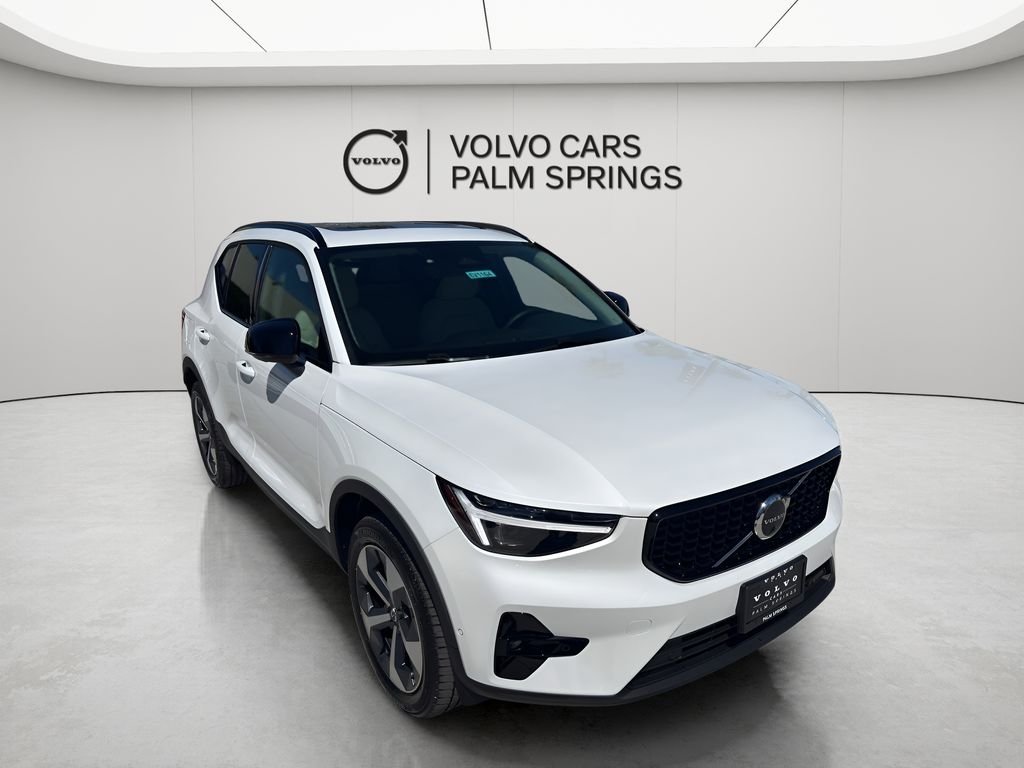 2026 Volvo XC40 B5 Plus Dark AWD's photo