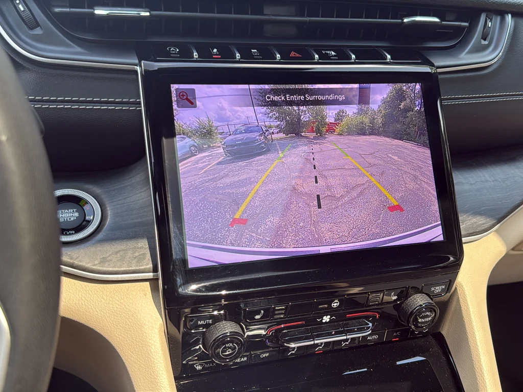 Used 2023 White Jeep Limited image 14