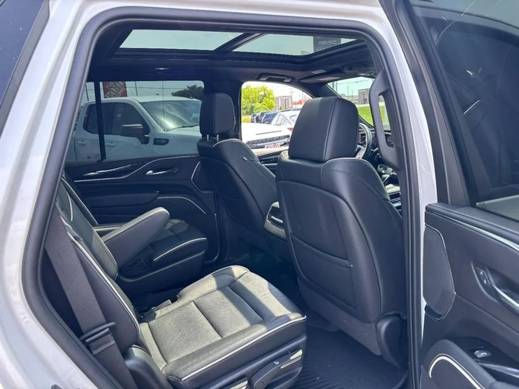 Used 2022 Crystal White Tricoat Cadillac Sport image 12