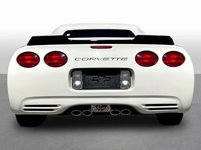 Used 2002 White Chevrolet Base image 6