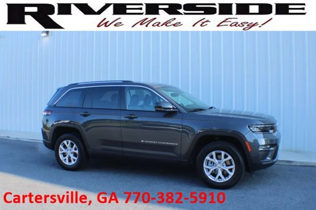 Used 2022 Baltic Gray Metallic Clearcoat Jeep Limited image 1