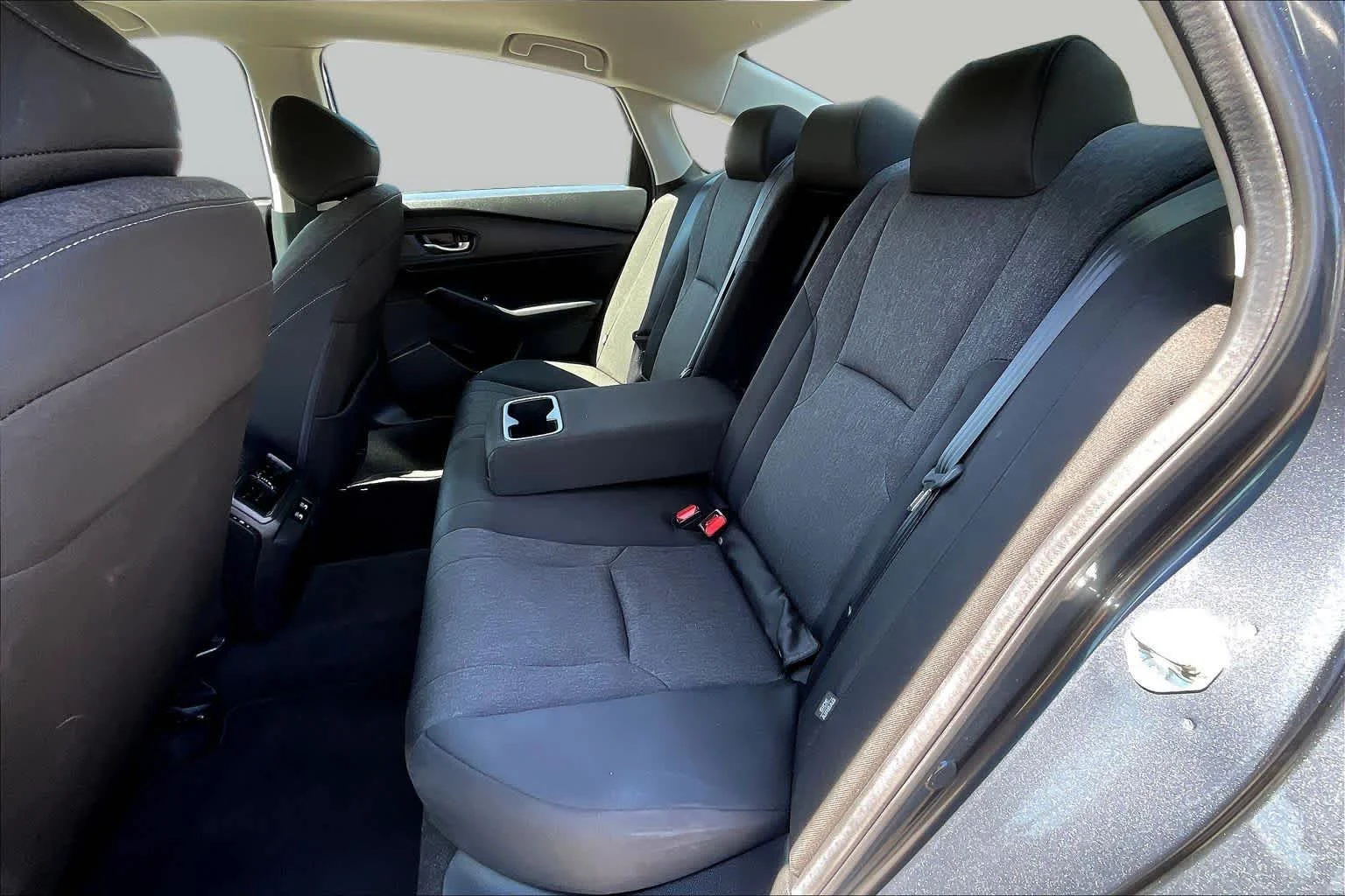 Used 2025 Meteorite Gray Metallic Honda SE image 20