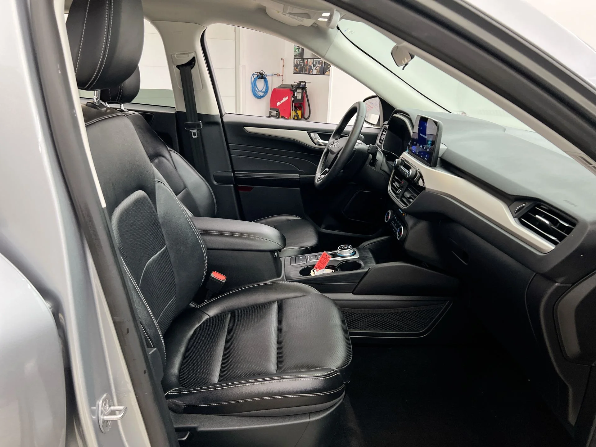 Used 2022 Silver Ford SEL image 15