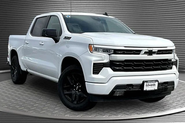 New 2026 Summit White Chevrolet RST image 2