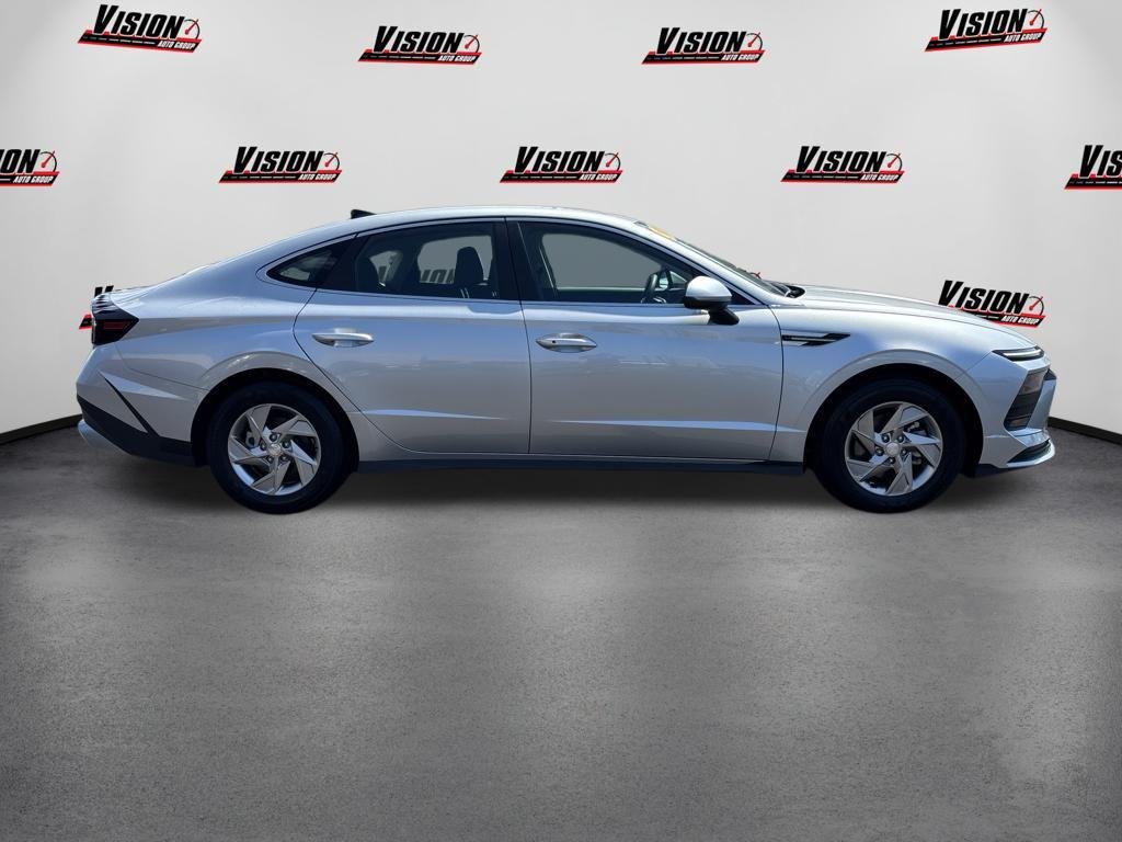 New 2026 Silver Hyundai SE image 6