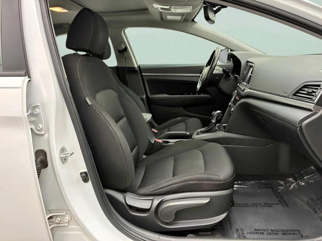 Used 2017 Quartz White Pearl Hyundai Value Edition image 33